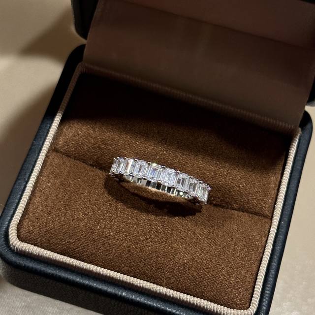 140 a0479 新款 四爪 方钻 排钻戒指 超闪满钻戒指 Blingbling 独家订制 超高级别 进口S925纯银材质电镀厚金 不褪色不过敏 上手叠戴什么