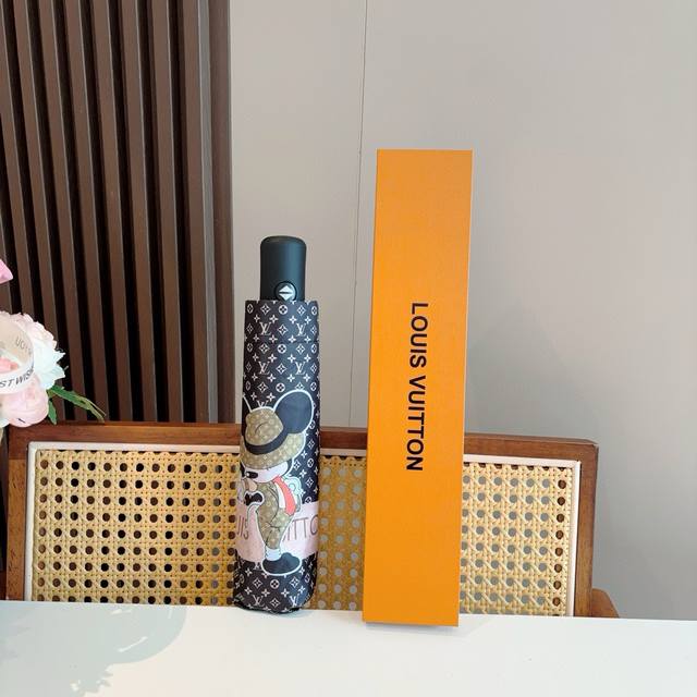 70 Louis Vuitton （路易威登）三折自动折叠晴雨伞 新涂层技术深色伞面 拥有令人惊喜的遮光效果！