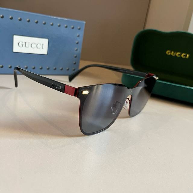 110￥ gucci古奇 2025官方早春新款，众多明星同款新款大框墨镜 ，宝丽来超清太阳镜