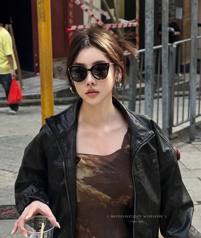 P90 【Dior-迪奥】2025开春新款 潮流爆款 时尚圆框偏光太阳镜 高品质 佩戴舒适 网红潮款墨镜 女士高清加厚偏光太阳镜 高品质Tr镜框 型号：Cd69