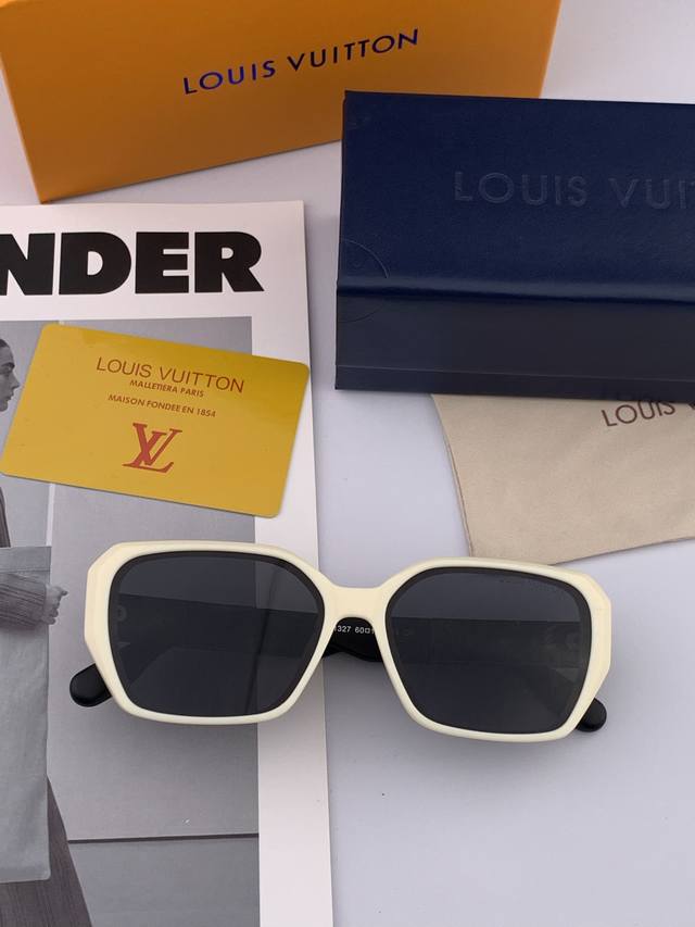 p80 Lv 2025年开春新款 潮流爆款 时尚方框太阳镜 高品质 佩戴舒适 网红潮款墨镜 型号L7132