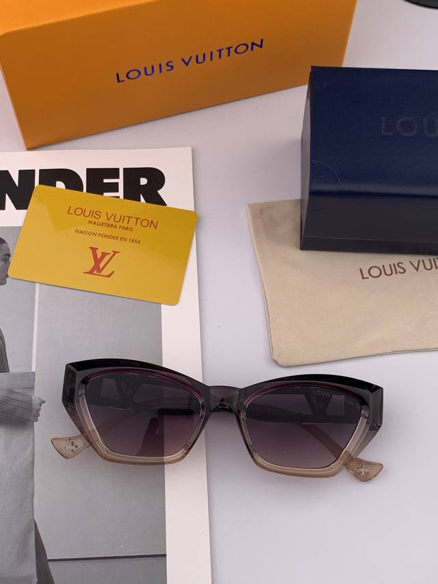 p80 Lv 2025年开春新款 潮流爆款 时尚方框太阳镜 高品质 佩戴舒适 网红潮款墨镜 型号L0231
