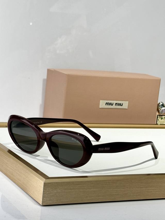 p120 Miu Miu mod：Smu30Ws size：55口20-147