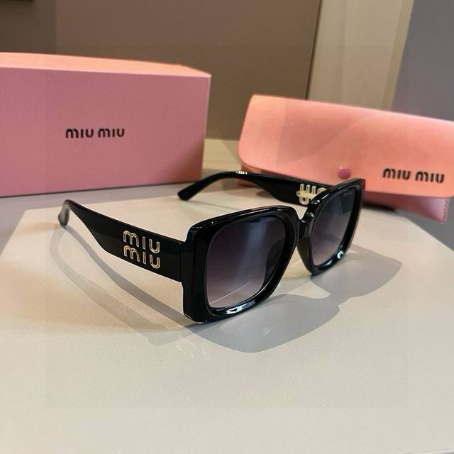 100￥ miumiu缪缪太阳镜，各大网红博主推荐