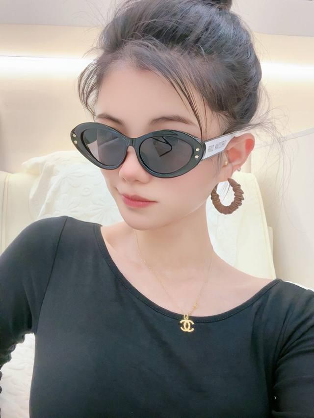 p80 【Dior-迪奥】2025开春新款 潮流爆款 时尚方框太阳镜 高品质 佩戴舒适 网红潮款墨镜 女士高清太阳镜 高品质Tr镜框 型号：Cd4602