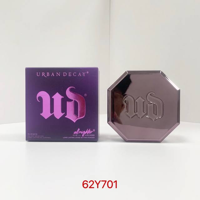 专 衰败城陨市石散粉10G！ Ud家做定妆产品有多专业不用多说了吧4D控油配方，一秒柔焦 只吸油不吸水，随时随地0油肌，控油力强的同时保持面部滋润度直接把干净的