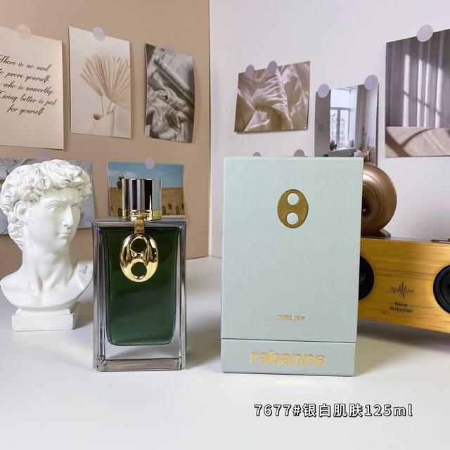 帕高7677#银白肌肤125Ml 合金盖系列 Rabanne Silver Skin, 品牌：帕高 调香师：Fabrice Pelle. 属性：中性香 香调：花