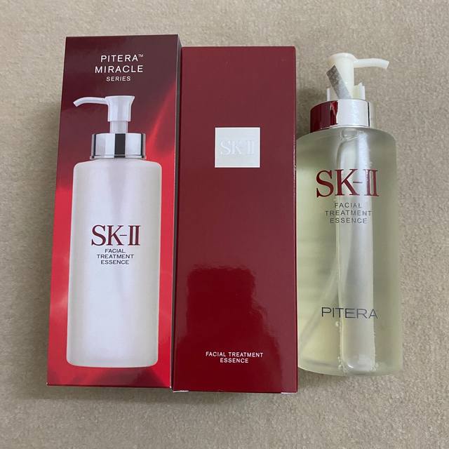 普 Sk2神仙水330Ml！真正的不添加香精色素我只信赖Sk2，长期用Sk2唯一的副作用就是无法和同龄人一起变老。Sk2神仙水具有的七大神奇功效：深度滋润，修复