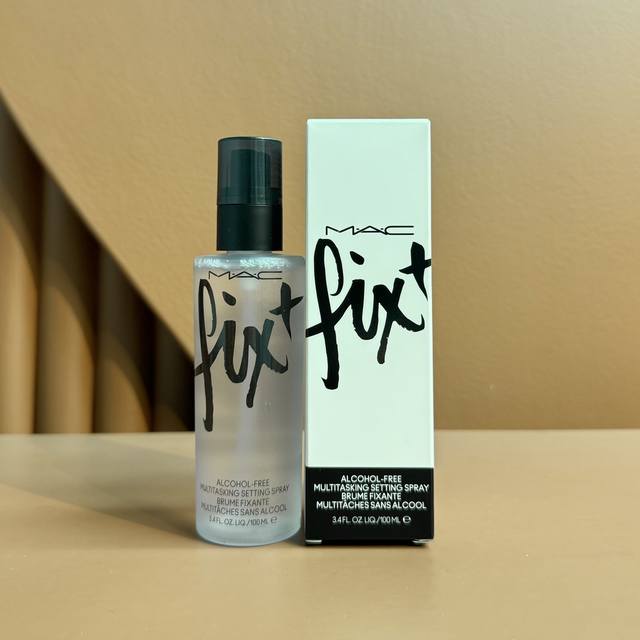 专 Mac白喷定妆喷雾新版100Ml！升级以后嘎嘎好用！！！旧版喷雾更适合做妆前保湿产品，现在的新版紫喷，从成膜速度 持妆时间 防水防汗 喷雾细腻程度，都挑不出