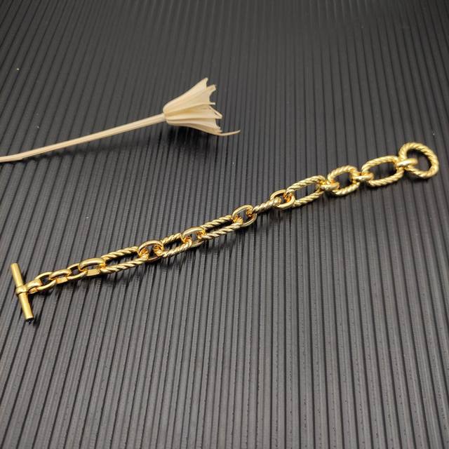 V金David Yurman 金色纽线蓝宝石手链 尺寸：19Cm
