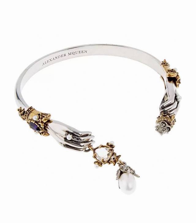 新款Alexander Mcqueen 麦昆 手镯 原版定制 骨子里那种叛逆浮夸朋克可内心又向往着美好的焦虑，对美的另一种诠释。