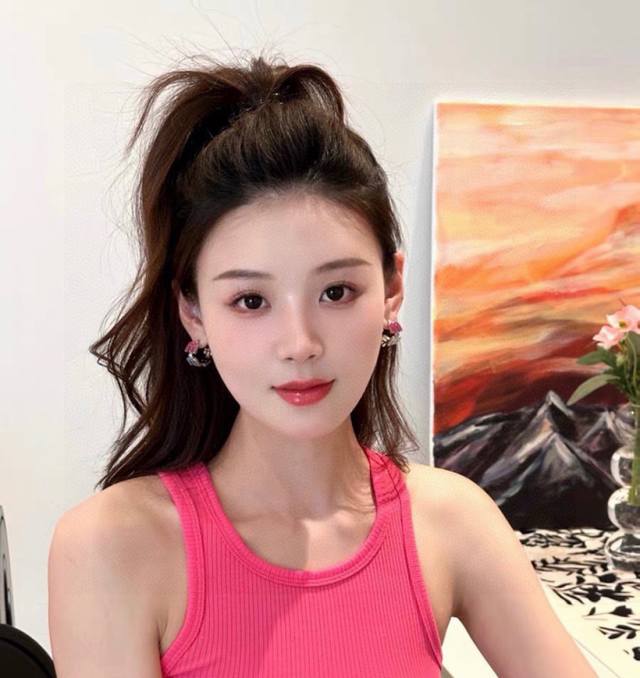 新品原单货 新款Miumiu字母耳钉专柜一致黄铜材质 超级有质感