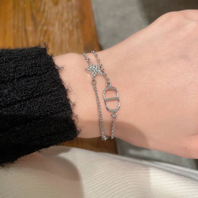 Dior 迪奥 中古 手链 专柜一致上新 精选原版一致 黄铜材质 甜美气质高雅.