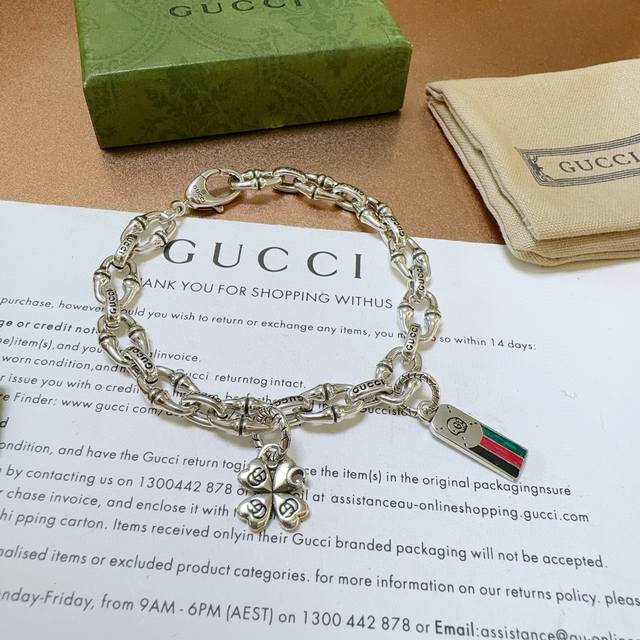 古驰推荐款2025最新出炉 Gucci古驰手链最新款的经典款 精致无论款式 质感 都是绝对的顶尖Feel 只要看一眼就懂了 原版Logo 超 Nice 搭配衣服