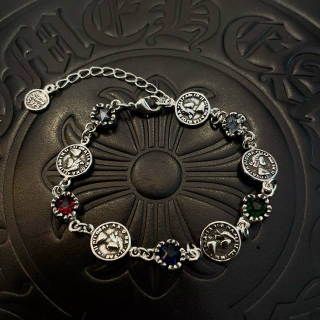 专柜品质 Chrome Hearts克罗心复古手链 ，凹凸造型不同的花纹设计风格 呈现出与众不同 十字架 童军花是克罗心的志 所以更经久不衰 正品打版Chrom