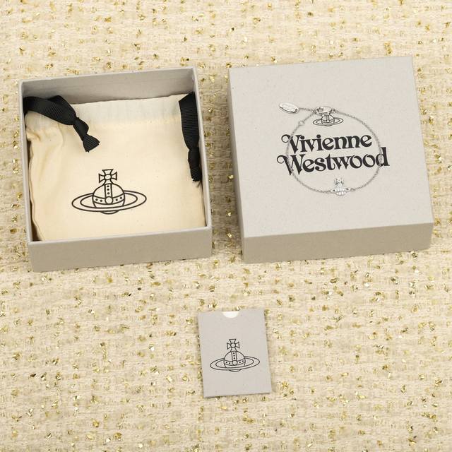 208086 我们出品 量大咨询客Fu Viviennewestwood 一定要入！太绝美了宝宝，什么是快乐星球，来，这就是快乐星球！绝美限定搪瓷珐琅珍珠项链！