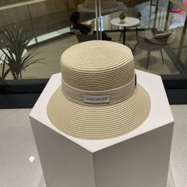 Dior迪奥新款草帽，平顶桶帽头
