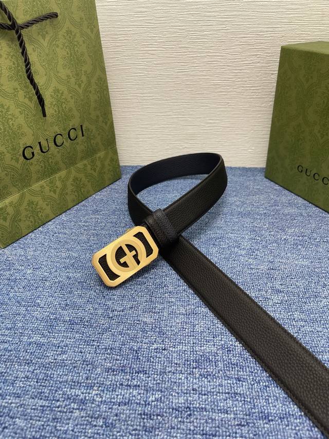 古奇 Gucci新款小牛皮，手感细腻柔软，搭配纯钢自动精品扣，男士必备！宽度：3.5Cm