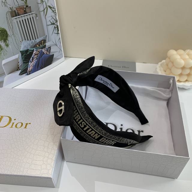 配包装 Dior 迪奥 经典新款蝴蝶结发箍,专柜原单货，让你的魅力绽放 清新淑女范让时尚更简单。