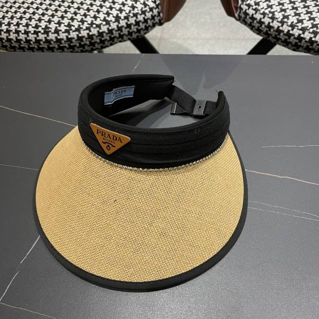 Prada 普拉达新款空顶帽，今年夏季的爆款面料，轻盈舒适 高品质