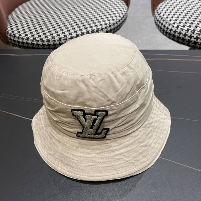 Lv路易威登渔夫帽 轻盈透气。完美版型，对格精准无误，独家实物