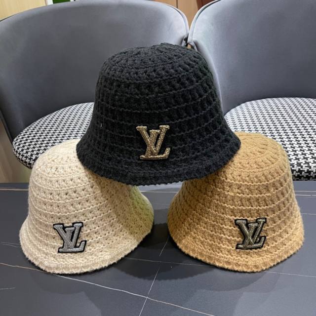 Lv 路易威登 秋冬新款针织毛线帽，手抓渔夫帽，简约百搭款，黑 卡米三色