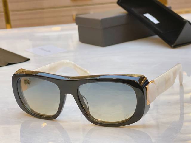 Dio* 迪*奥新款太阳镜，Model：Lady 95.22 S1I，Size：59口18-130