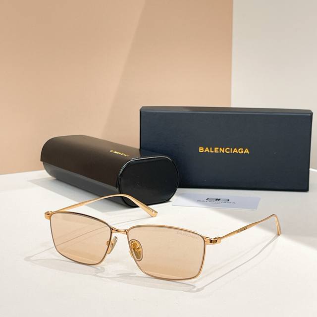 Balenciag*巴黎*世家Model：Bb0415Osize：64口14-145杨超越同款~~