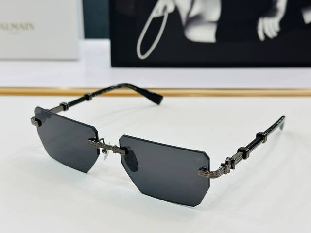 Balmain巴尔曼男女款太阳镜 Bps-150 内镀蓝膜 Size：59口18-140 标志独特 Xl高品质