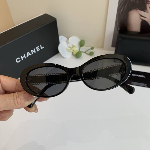 Chanel 香奈儿新款小香链条太阳镜 时尚潮流遮阳墨镜 网红同款街拍Ins风眼镜！