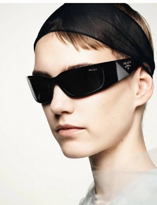 Prada 普拉达 2025新品太阳眼镜 男女款蝶形墨镜 界级大师制造！开车太阳镜 ！