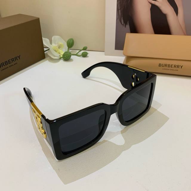 Burberry巴宝莉 经典欧美复古大方框太阳镜网红街拍Ins风墨镜 佩戴轻盈舒适！