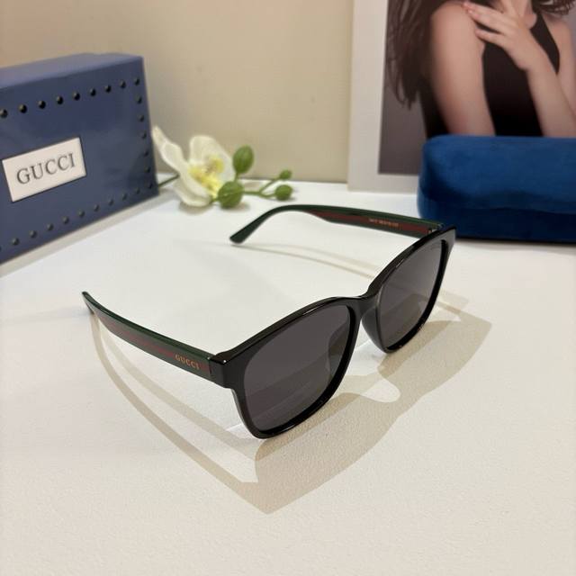 Gucci 古奇2025开春新款 潮流爆款 时尚方框偏光太阳镜 高品质 佩戴舒适 网红潮款眼镜