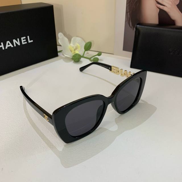 Chanel香奈儿官方早春新款大框墨镜，众多明星同款 ，遮阳太阳镜 ！