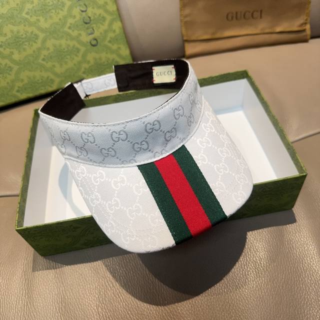 原单版本出货！ 配盒子布袋，Gucci 古奇 最新原单宽版织带空顶帽。专柜1:1开模订制，最高版本，原版帆布料，轻盈透气！实物拍摄，四季百搭男女适用，基础头围5