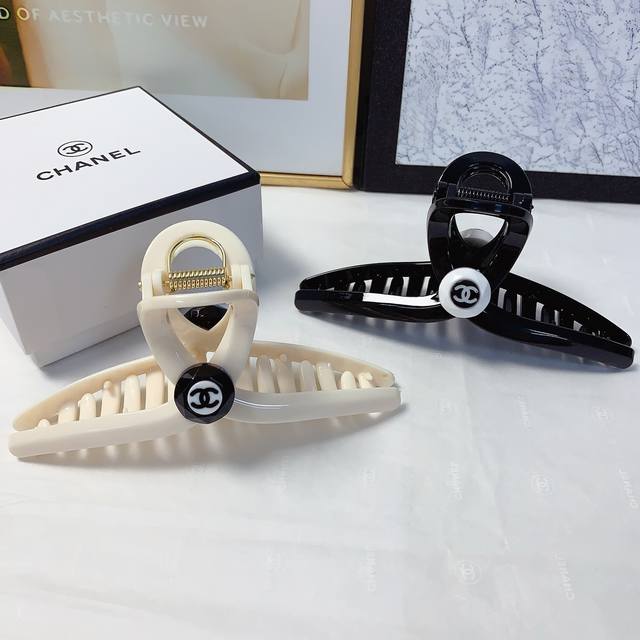 Chanel小香 Chanel发夹 新款抓夹 气质百搭 日常精致小单品 小仙女必入单品 宝藏款 闭眼入推荐款 单个配发箍盒