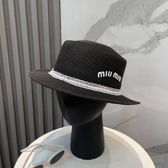 Miumiu 缪缪 蕾丝边平顶草帽 百搭不挑脸型 平沿相对不遮挡视线 更加实用 日常和旅行都好戴 Ins风 特别上相 内有调节带