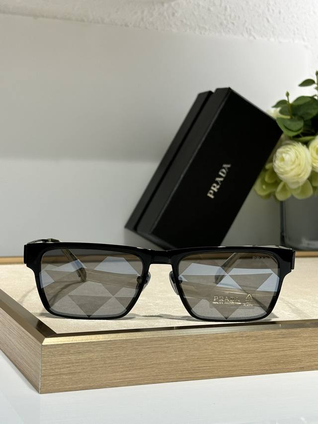 Prada Mod：Vpr71Zs Size：56-18-140 脚套采用全灌注超高工艺 三角标系列 新款 原版开发1V1
