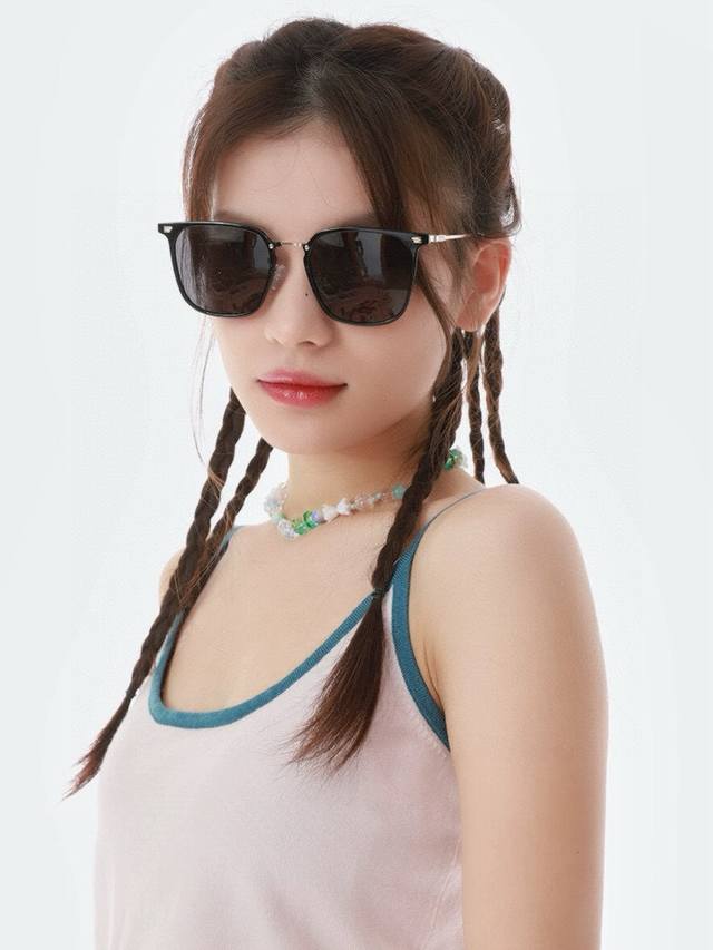 Gucci古奇 新款连体驶驾镜墨镜出行必众备多明星同款 太阳镜 男女太士阳镜飞行 型号：G81937