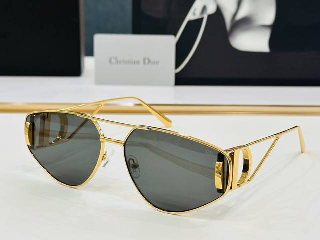 Dio* 迪家 Dsgta41Ucr Size：65口15-140 春夏款墨镜 K搭配镜腿精致 质量上佳