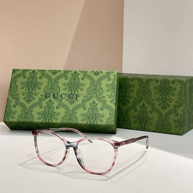 Gucc*Model: Gg1901S Size: 56口21-142