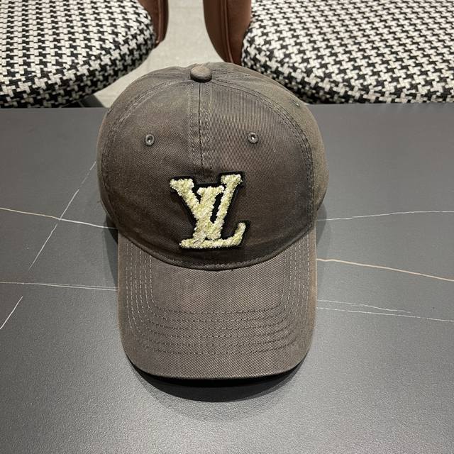 Louivuittonlv专柜新款路易威登2025新年棒球帽，简单大方 男女通用遮阳帽，