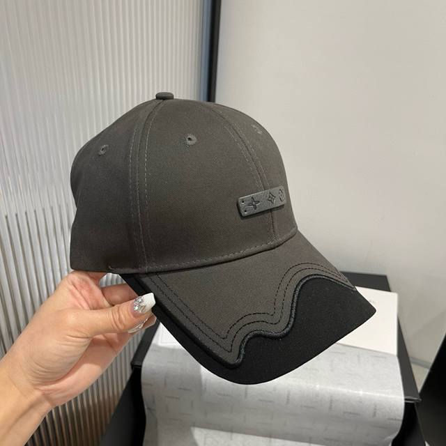 P Lv路易威登新款鸭舌帽，头围57Cm