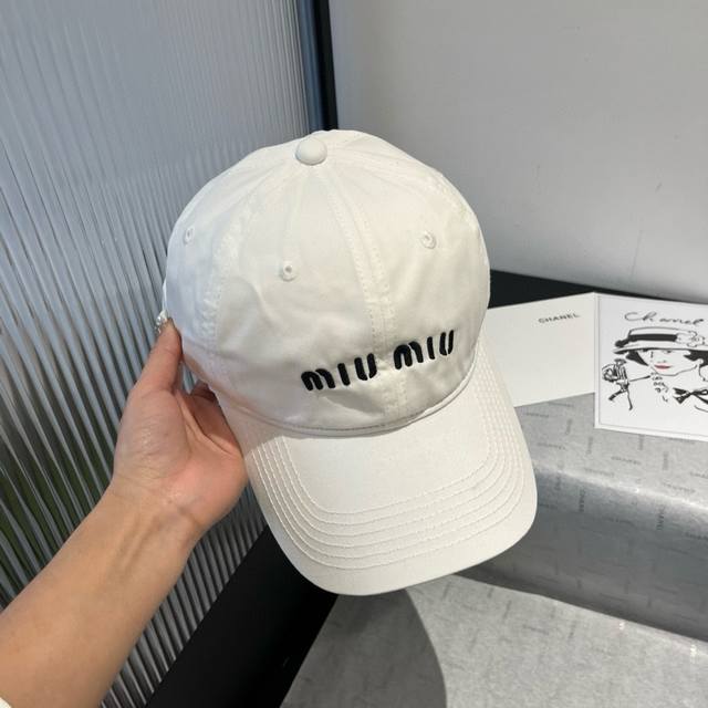 P Miumiu缪缪新款棒球帽，高级面料，头围57Cm