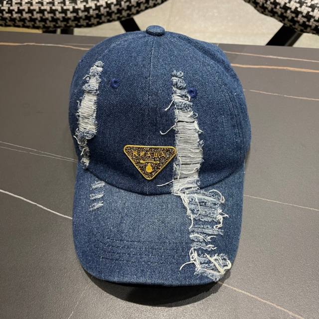 Pr Da 普拉达牛仔布倒三角棒球帽 星星洗水牛仔色，秀场同款，面料柔软舒适 百搭休闲款，闭眼入！