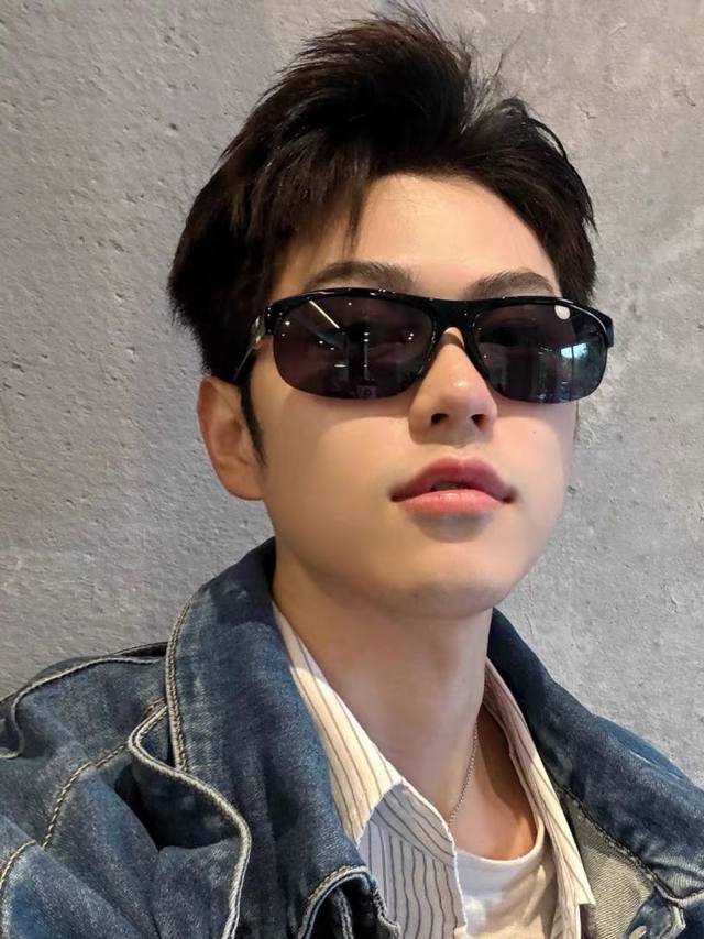 Miumi*2025新款韩版潮男士墨镜眉毛半框高级感开车驾驶黑色百搭太阳眼镜