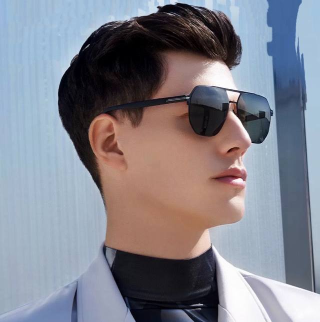 Gucci 男款炫彩飞行员偏光太阳镜 材质：高清尼龙加厚卡槽高清偏光镜片 无边框镜架颜型号：G3228
