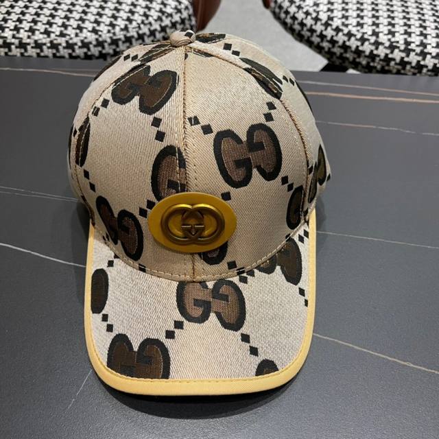 Gucci 古奇 经典原单棒球帽专柜1:1开模订制，最高版本，实物拍摄，四季百搭男女适用，基础头围56，贴片可调节。
