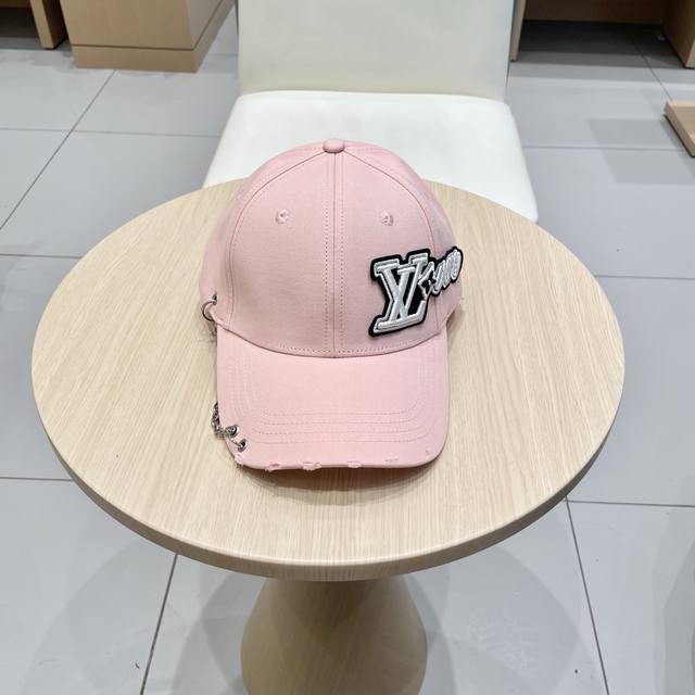 Lv路易威登高端潮牌春夏新款四季百搭男女个性时尚铁环显脸小鸭舌帽棒球帽子