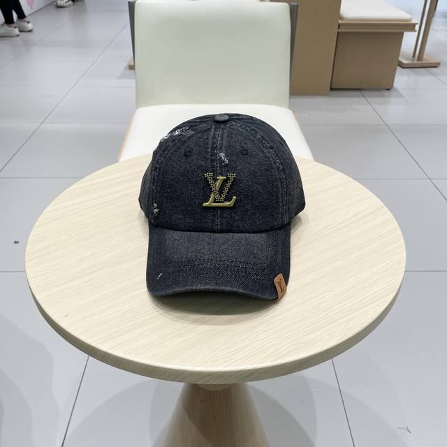 路易威登牛仔棒球帽 Louisvuitton2025新款Lv棒球帽，重工打造高端大气，百搭款男女通用！跑量！